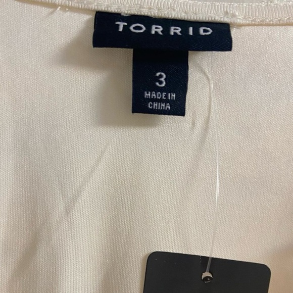 Torrid Ivory Lace Wrap Top 3X - Picture 10 of 11